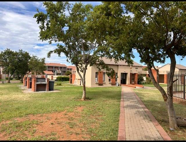 2 BEDROOM PROPERTY TO RENT IN THE ORCHARDS